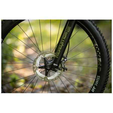033863-05-crop.webp