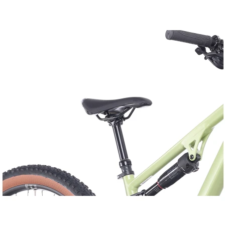 042230-07-crop.webp